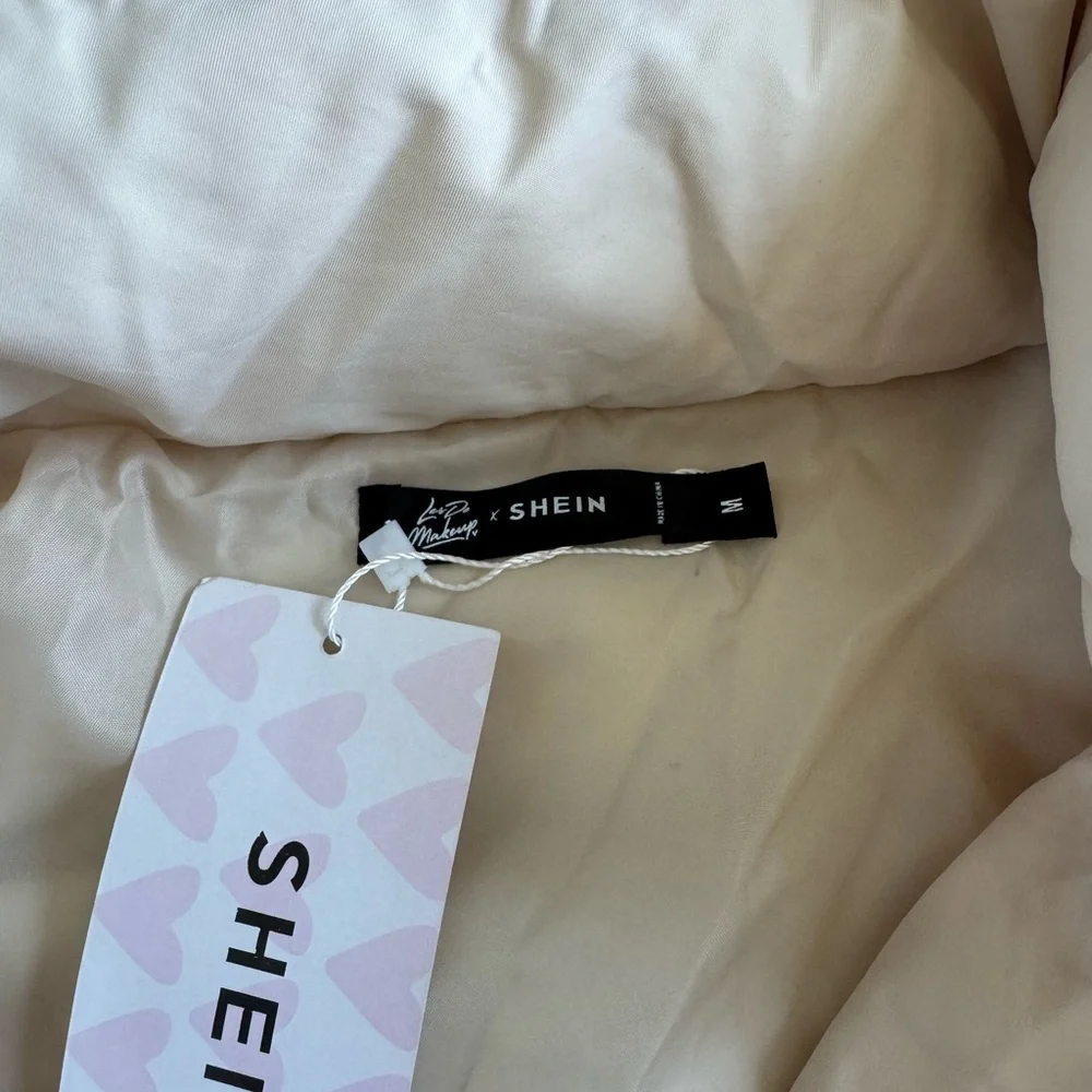 SHEIN puffer coat with detachable hood.  Cream in color.  Women’s size medium.
